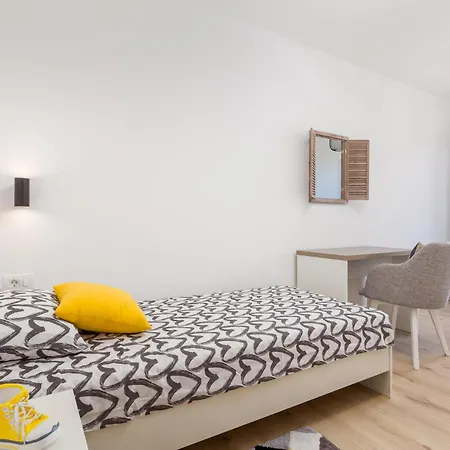 公寓 2 Bedroom Amazing In *