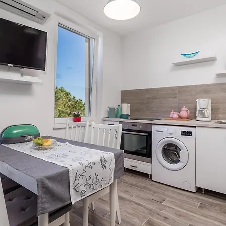 Stunning In With Kitchen